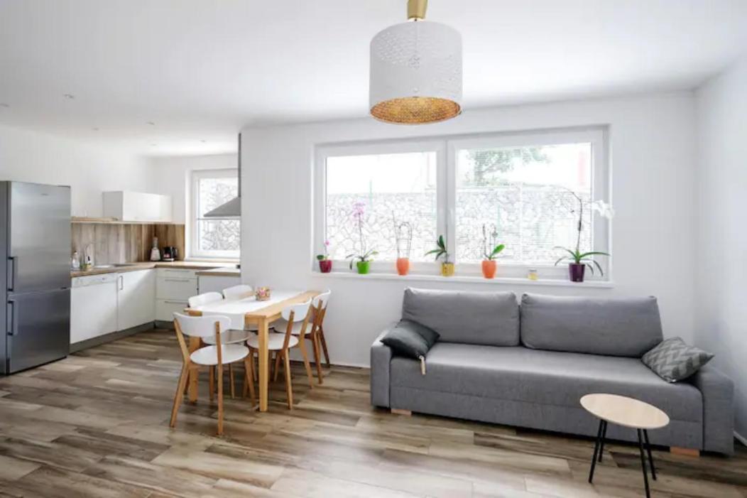 Central Garden House ポストイナ エクステリア 写真